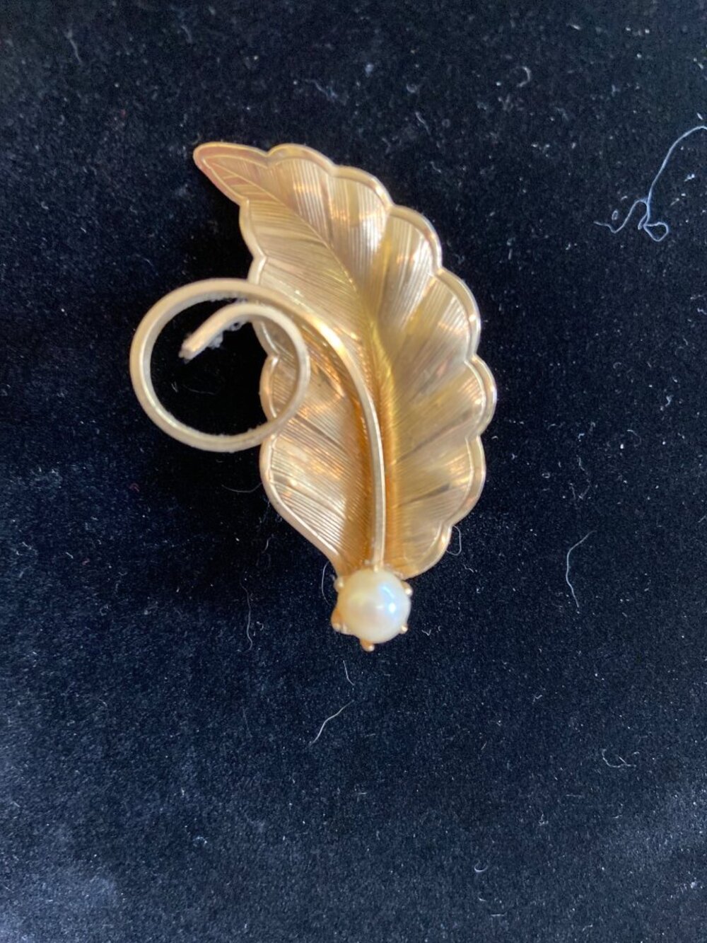 Costume Gold Tone Feather Leaf Brooch Faux Pearl Botanical Luxury Statement Pin